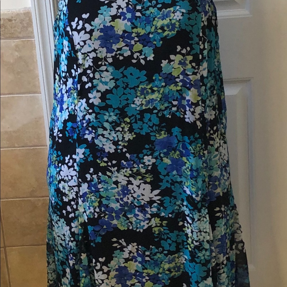 Dress - Picture 9 of 9